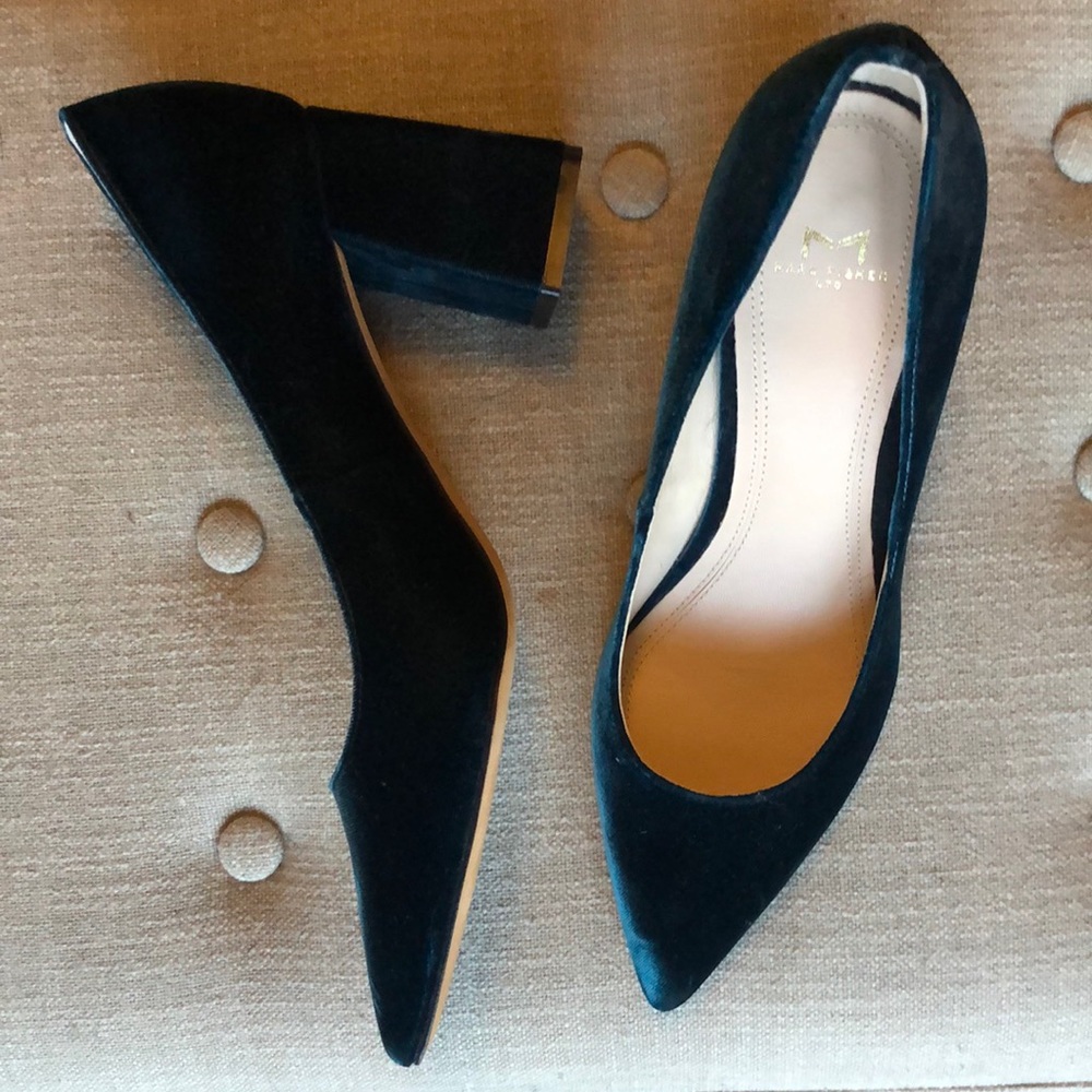 New velvet Marc Fisher pumps, beautiful peacock color 8.5